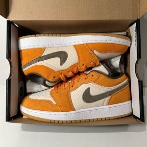 Jordan 1 Low Light Curry